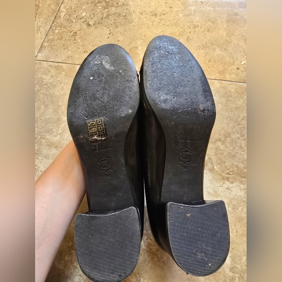 Tory Burch Black Leather Cap Toe Pump Size 7 - Picture 14 of 15